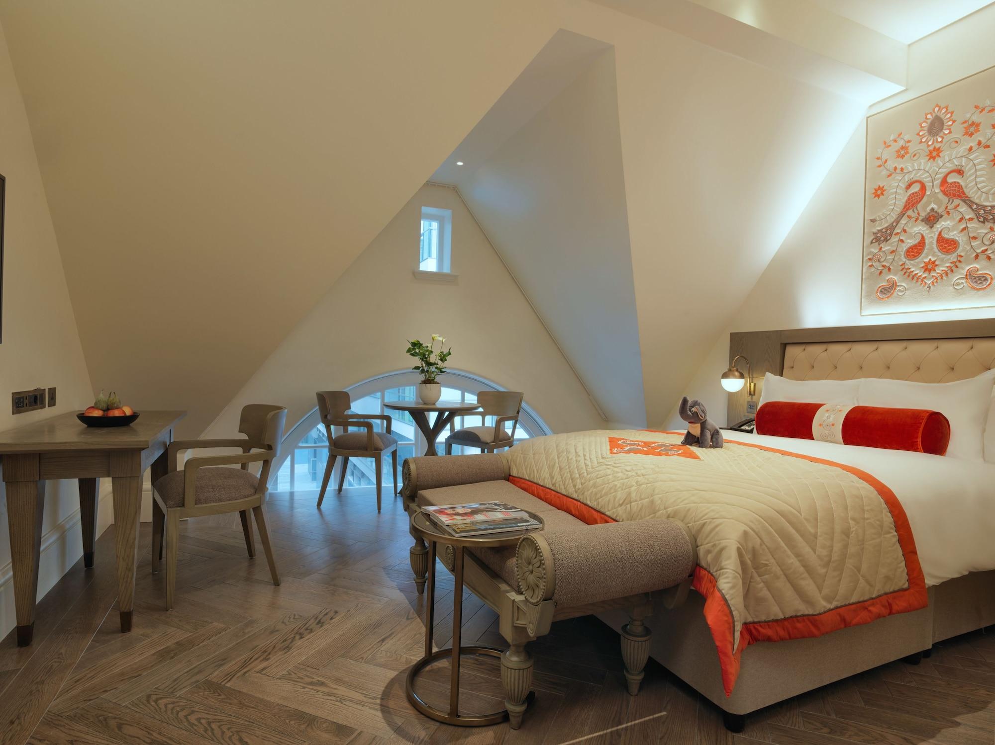 Отель The Lalit Лондон Номер фото A room at The Ivy Collection