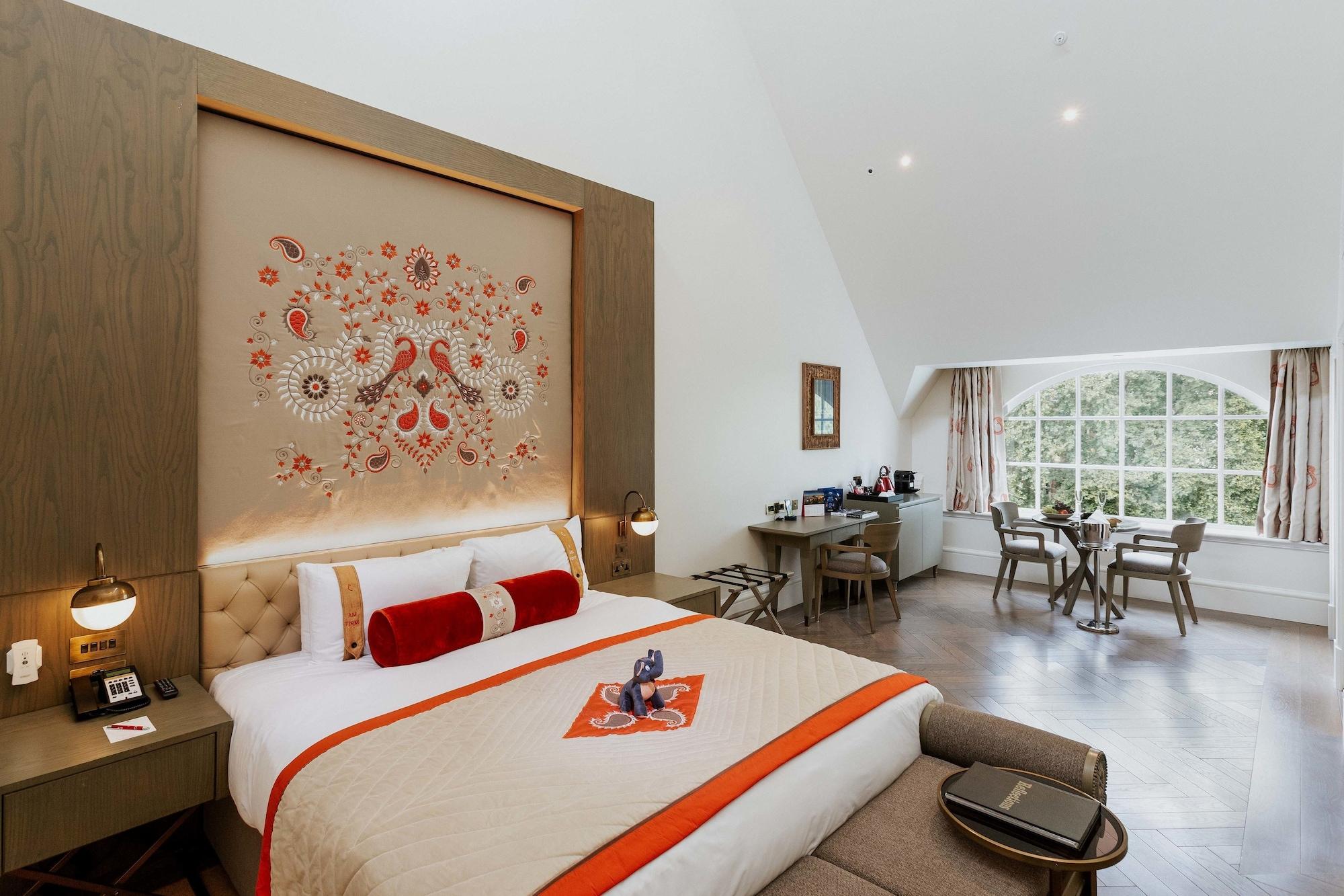 Отель The Lalit Лондон Номер фото A room at the Taj Bengal