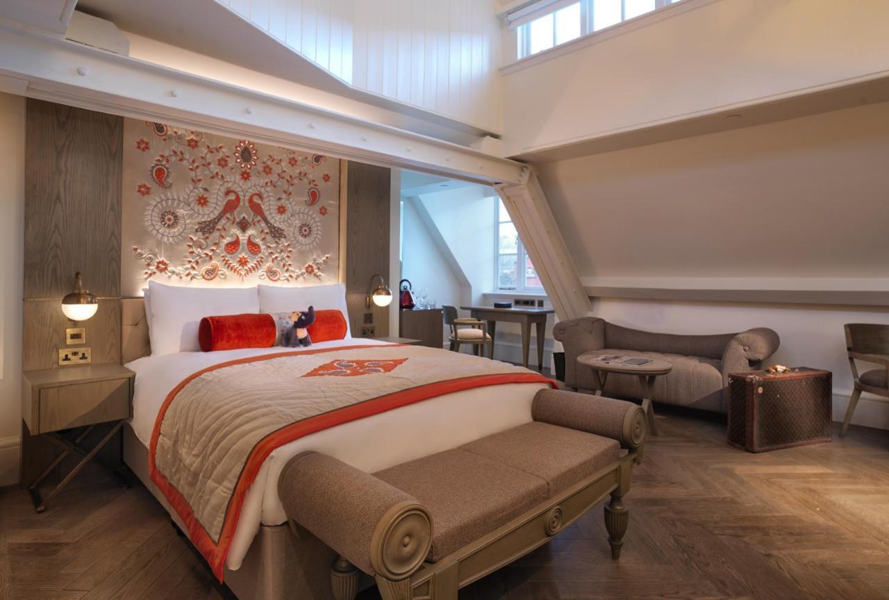Отель The Lalit Лондон Номер фото A suite at the Mandarin Oriental London
