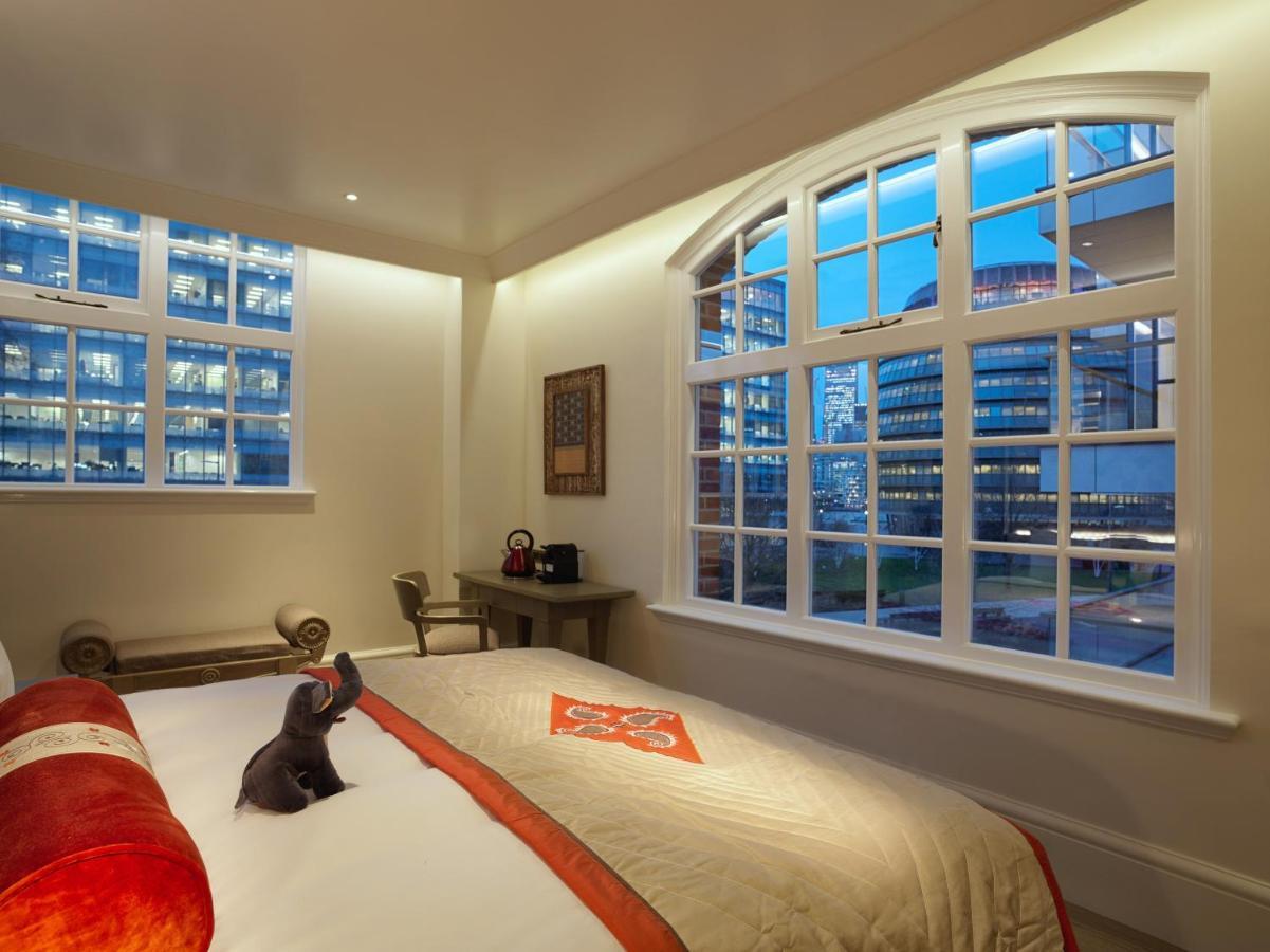 Отель The Lalit Лондон Номер фото A bedroom at the Mandarin Oriental, London